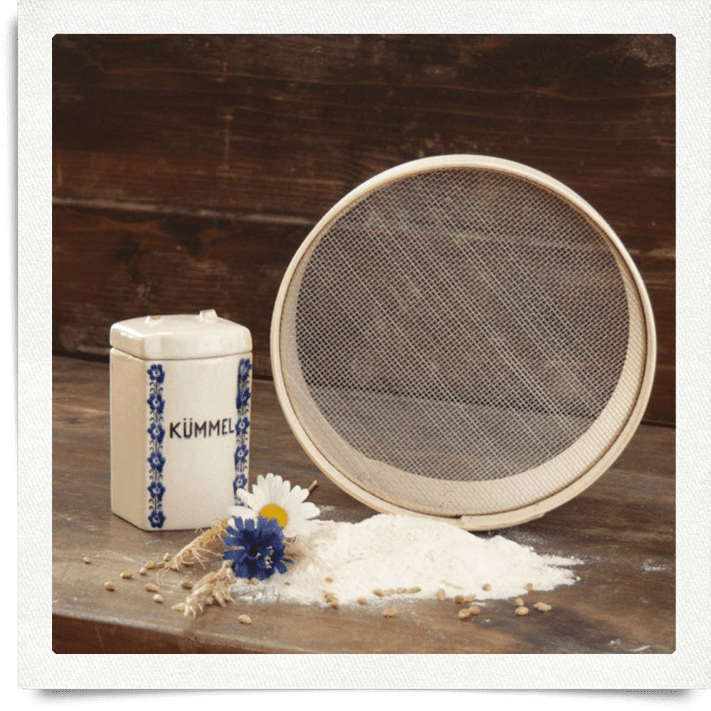 Traditionelle Mehlsiebe